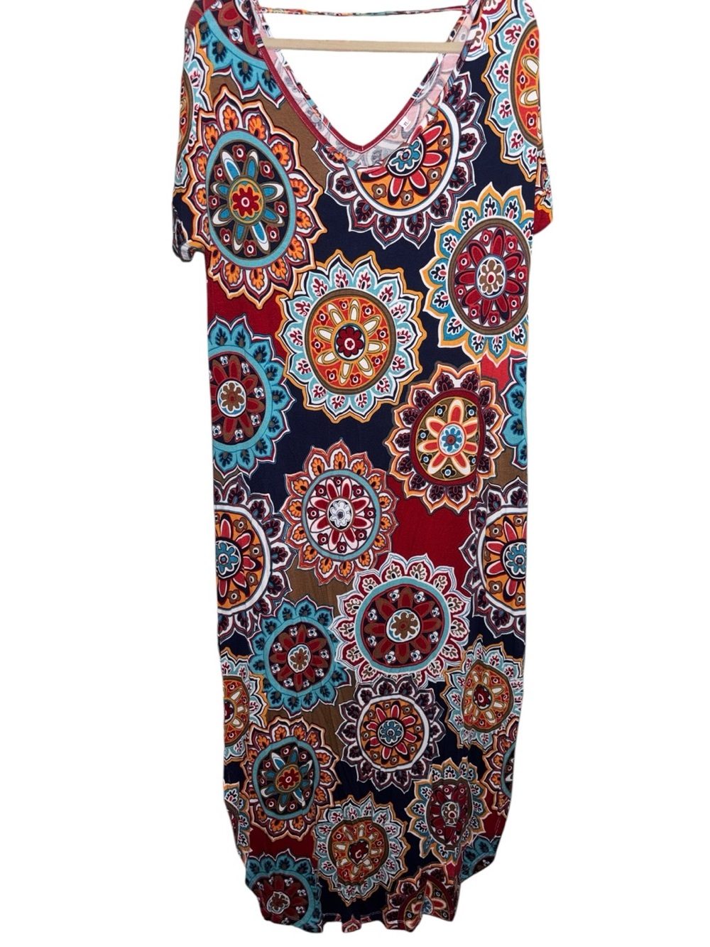 V-Neck Multicolor Medallion Maxi Dress, P2P:20-22.5”, L:57”